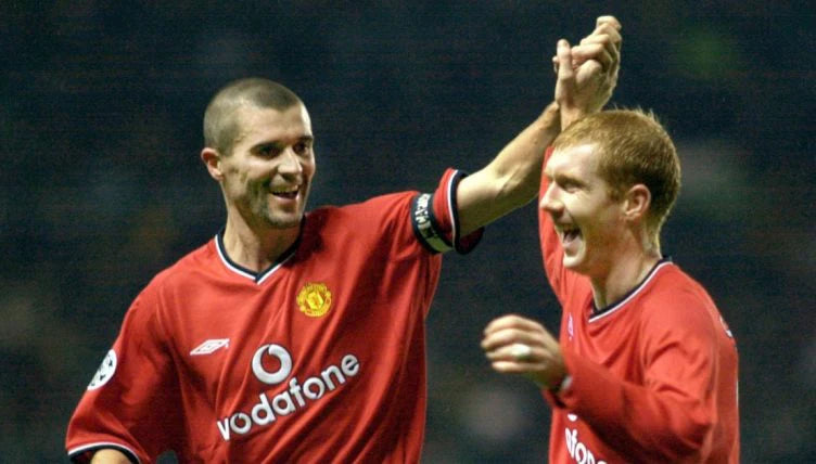 Manchester United Retro Home Kit 2000/02-4
